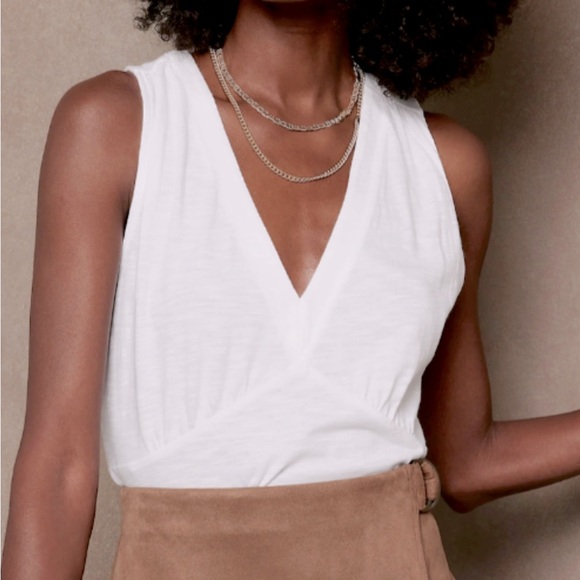 Banana Republic Tops - Banana Republic Malibu Slub V-Neck Sleeveless Tee NWOT